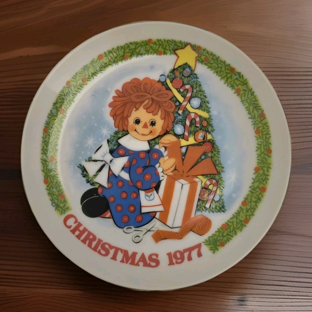 Raggedy Ann & Andy 1977 CHRISTMAS Plate Limited Edition By Schmid 7 5/8" W/BOX